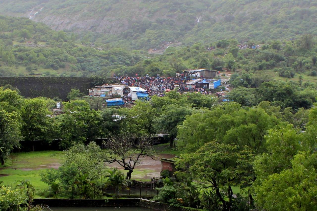 Hotel Manik Moti Lonavala Esterno foto