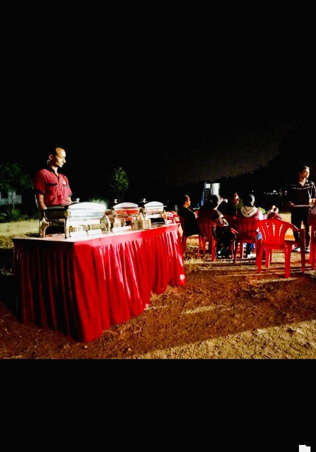Hotel Manik Moti Lonavala Esterno foto
