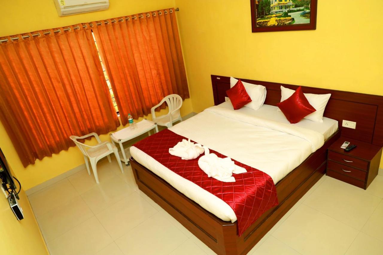 Hotel Manik Moti Lonavala Esterno foto