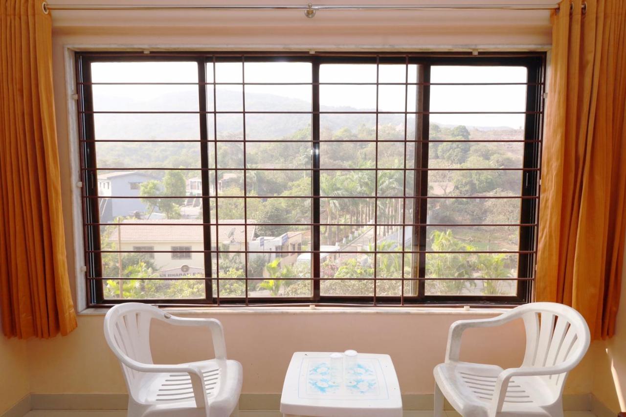 Hotel Manik Moti Lonavala Esterno foto